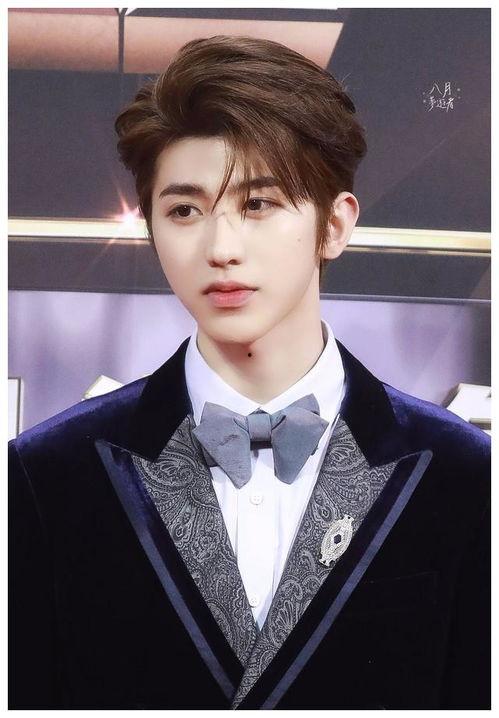 女粉爆料李易峰视频,事件引发网友热议